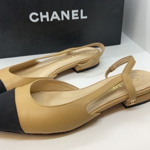 Chanel Beige/Black Leather and Fabric Cap Toe Slingback Flats Sandals Size 37 US